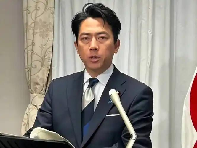 日本防长小泉进次郎这回，真是丢人丢到家门口了。

 6月17号，G7峰会刚散场，