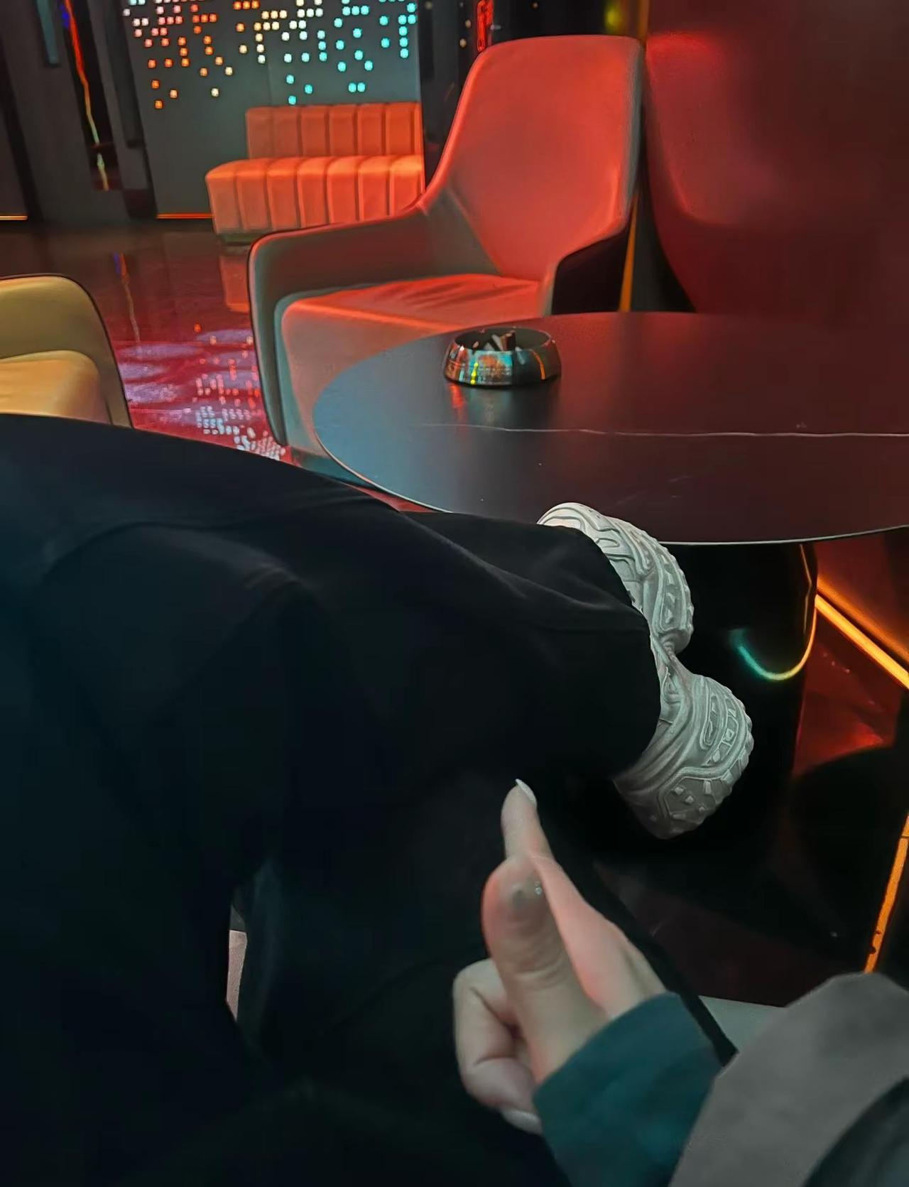 𝑛 𝑚𝑦 𝑜𝑤𝑛 𝑤𝑜𝑟𝑙𝑑.在自己的节奏里，松弛又自在。