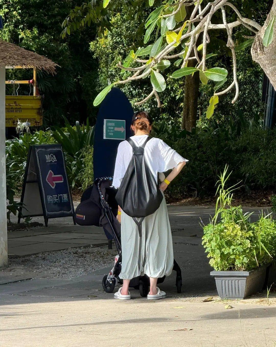 戚薇李承铉新加坡度假Lucky又高又瘦，3岁儿子又高又可爱！ 