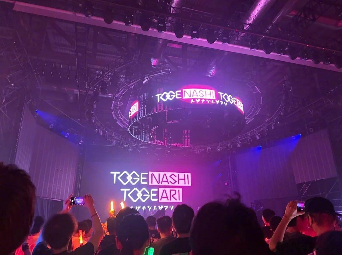 乐队同台飙技的快乐谁懂，音浪叠满全程尖叫没停过谁懂少女乐队对邦的含金量 ​​​
