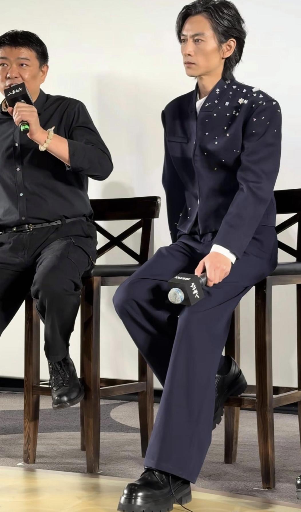 惊呆了！这是陈晓？[泪奔][泪奔][泪奔]