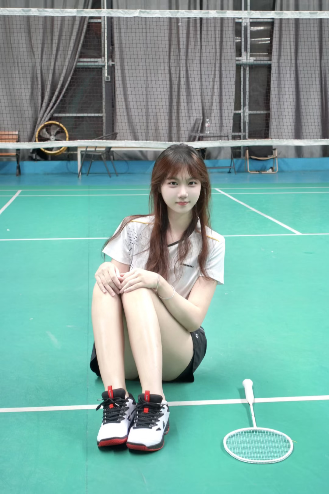 女大学生|又是一个来球馆的晚上