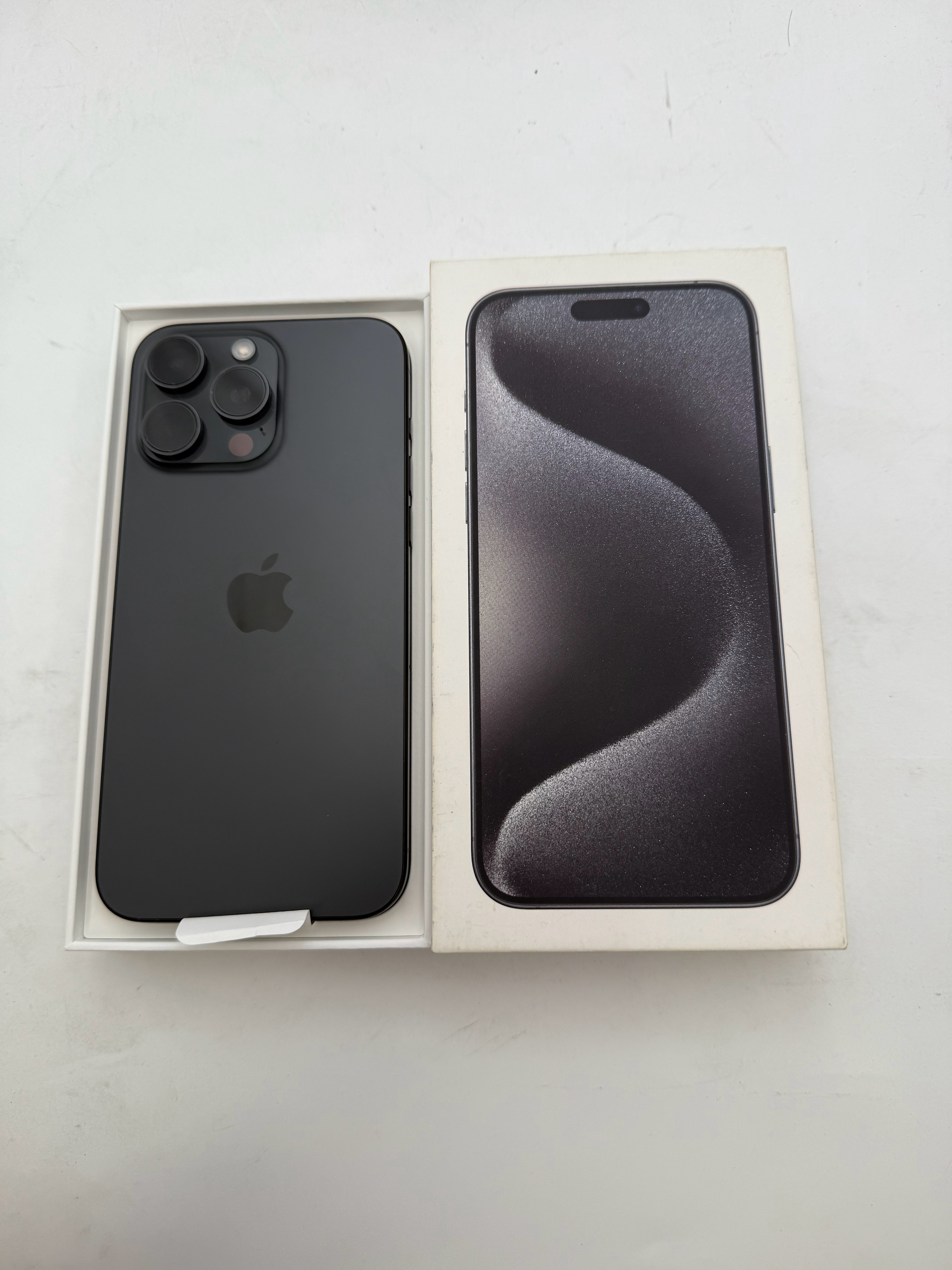 编号：68286 iPhone15ProMax 外观98 国行双卡 1T 黑色 