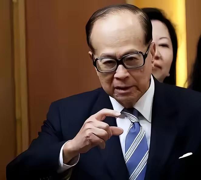 到底是什么意思？
​​李嘉诚突然宣布了
​​2月19日法新社爆料，总部位于香港的