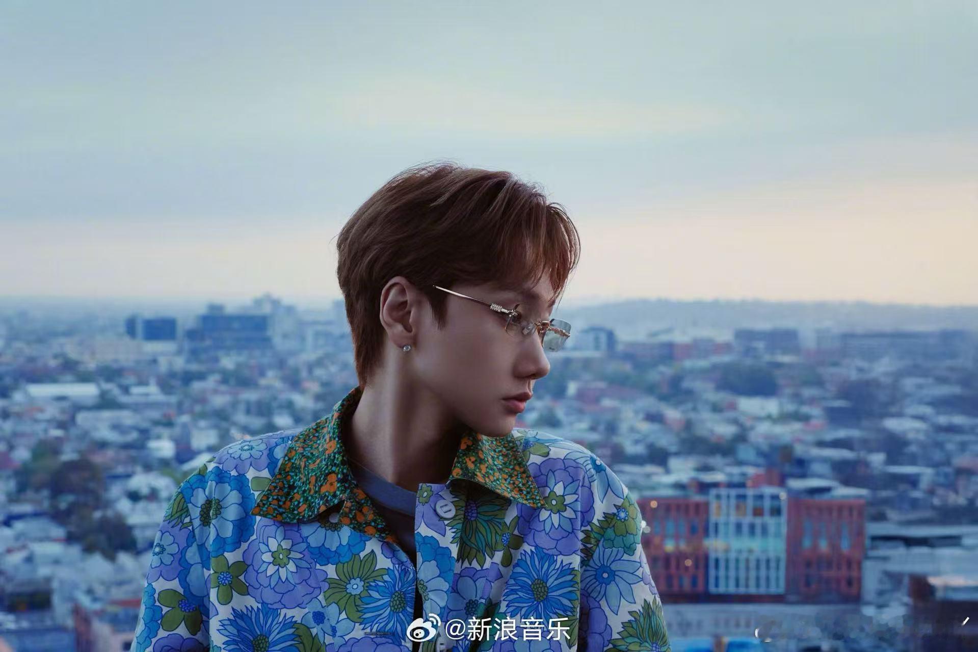 汪苏泷明日世界演唱会南昌站汪苏泷明日世界南昌站官宣 八一广场的烟火和绳金塔的夜色