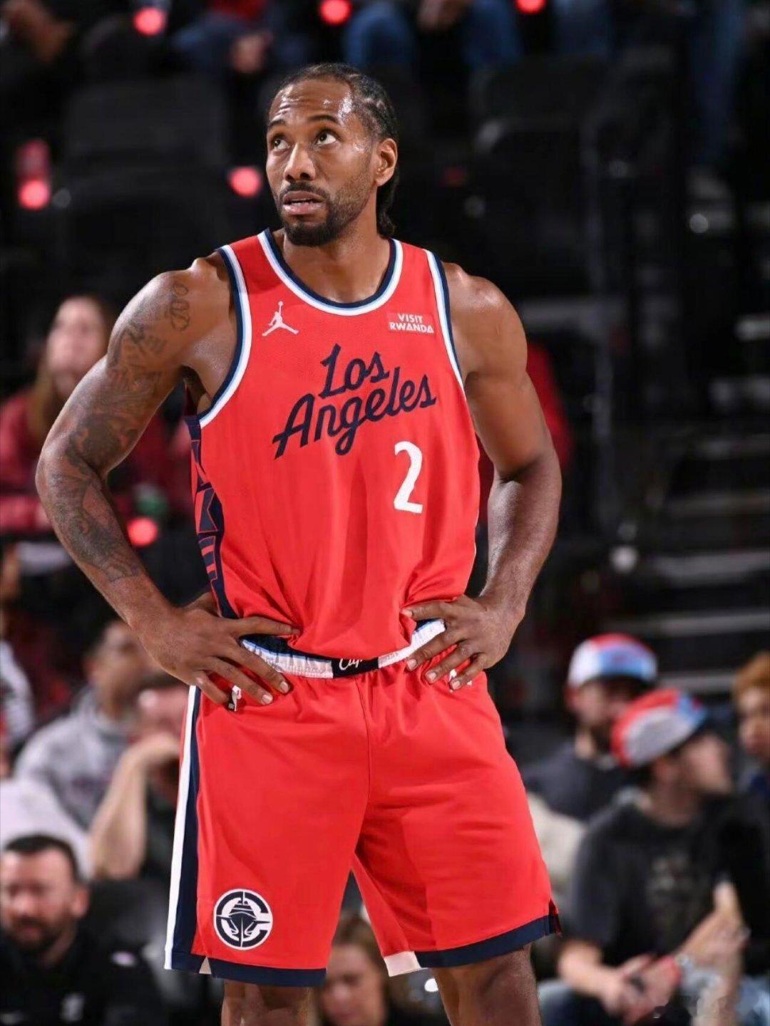 伦纳德连续24场得分超20库里27分钟高效26分，却不敌“机器人”纪录夜！伦纳德