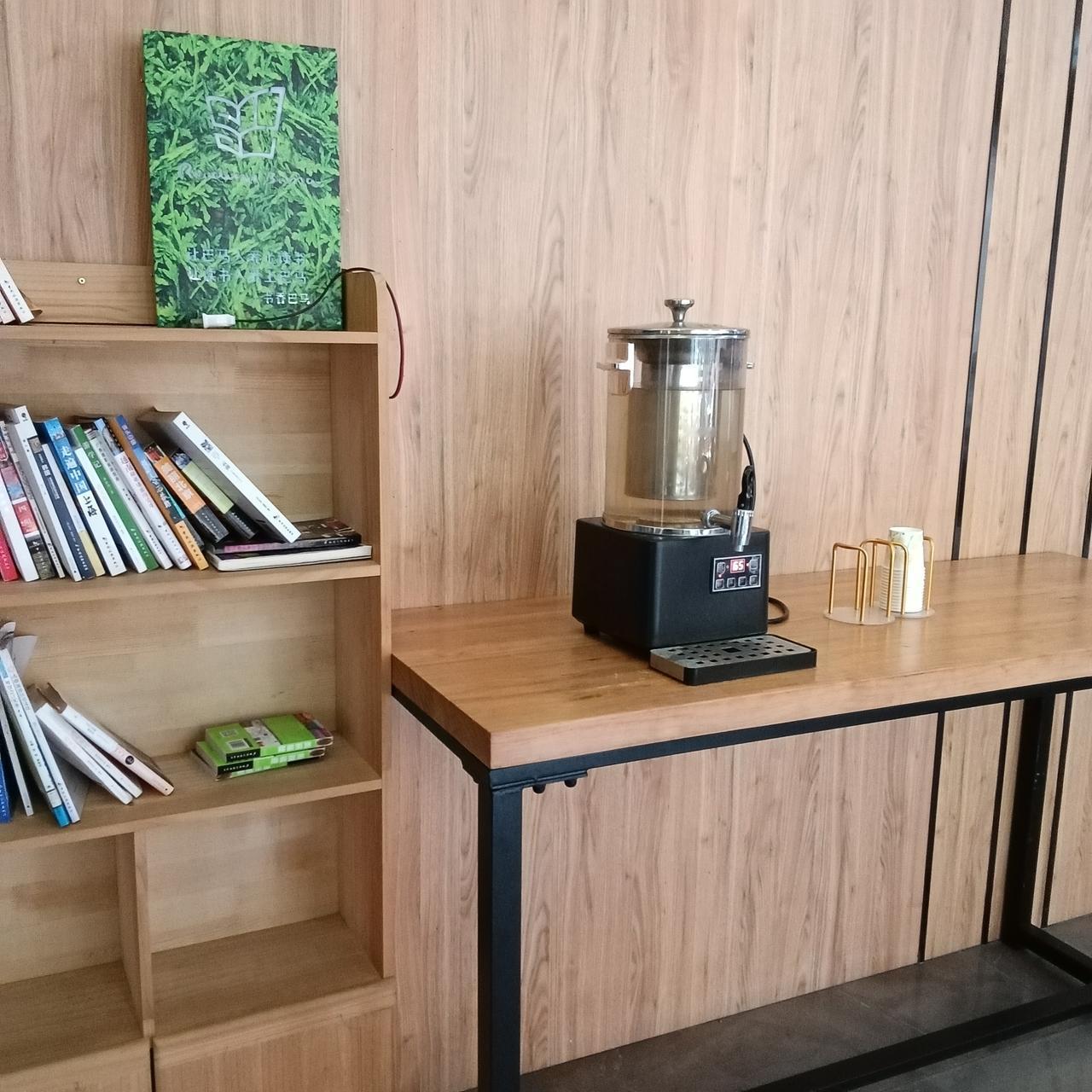 说说巴马世纪养生园

在广西巴马著名的康养社区坡月街偏西北方向有一座占地面积较大