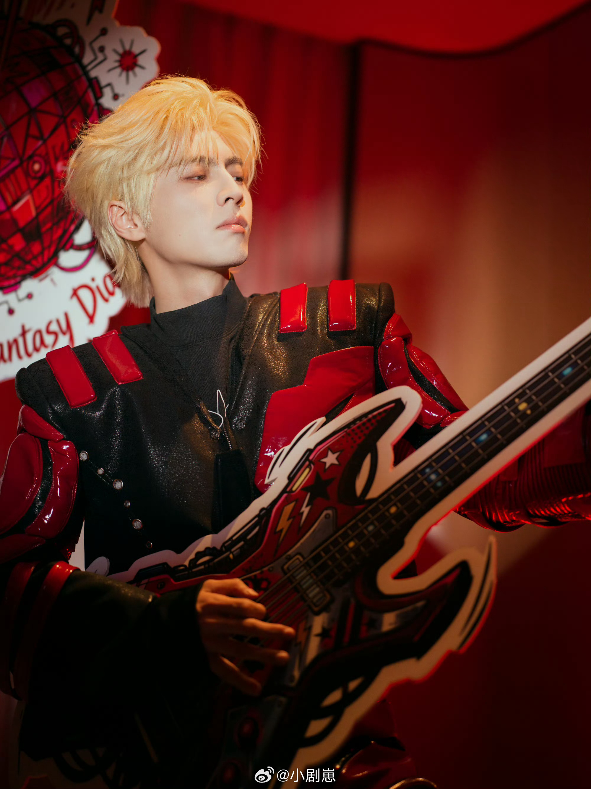 蒲熠星新歌幻想对白MV  蒲熠星这首新歌太适合循环了，MV拍得很有质感，嗓音温柔