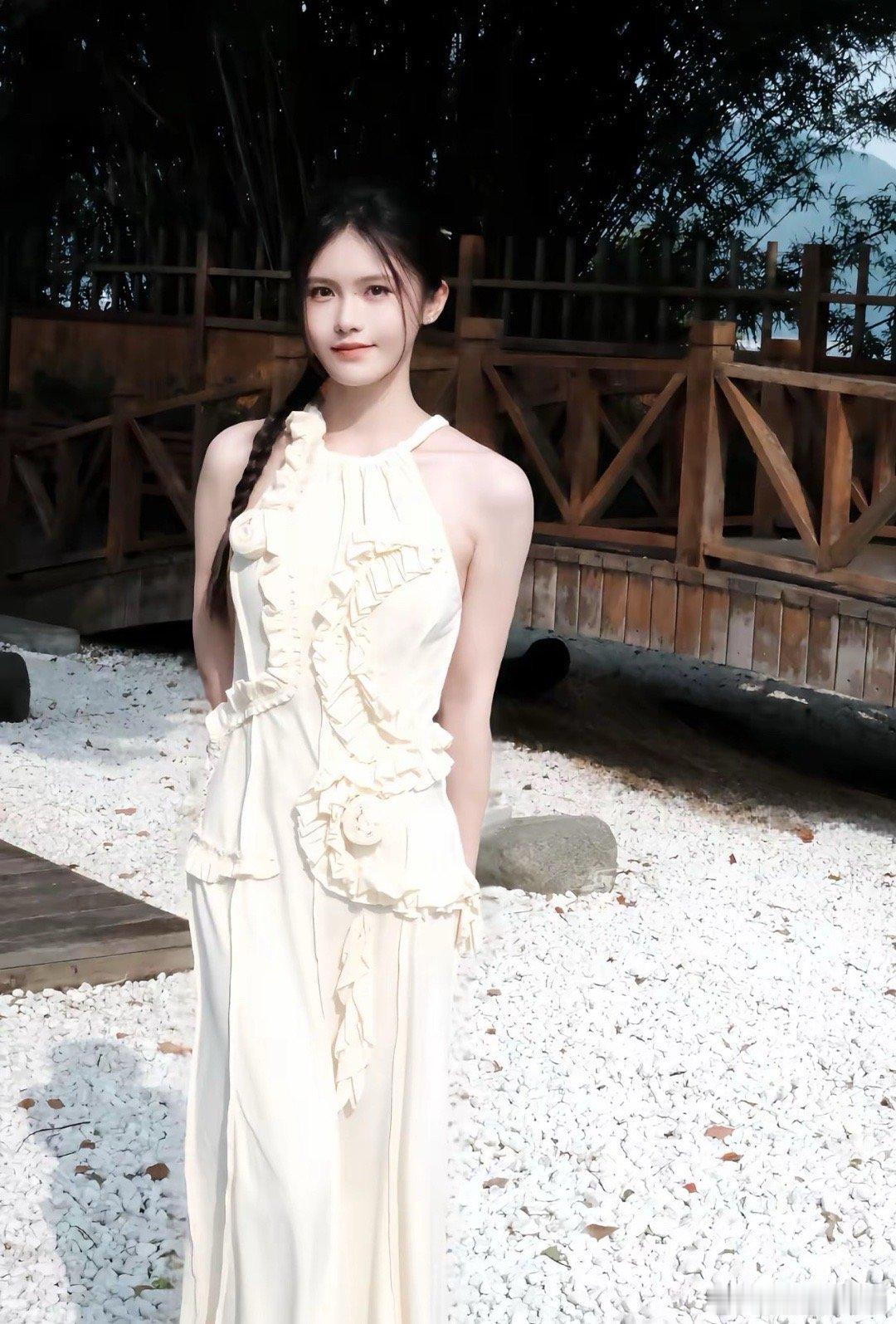 小杨嫂的颜值摆在这儿，好好打扮、化个妆、拾掇拾掇就能很漂亮小杨嫂近照曝光 ​​​