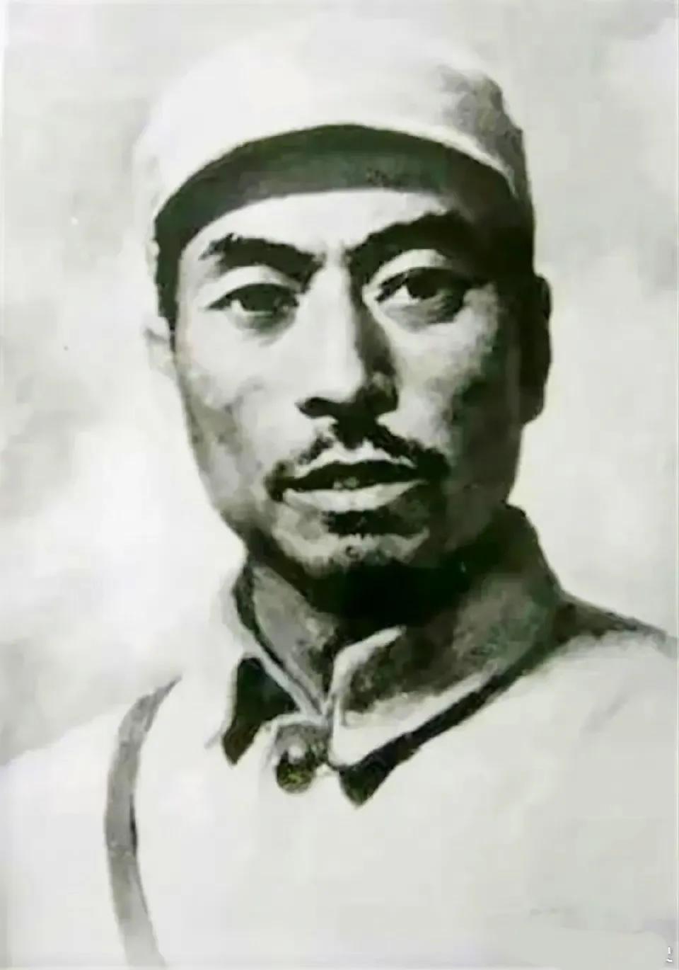 这是杨靖宇将军壮烈牺牲后的照片，但即使这样，日本人还是不放他。不仅将杨靖宇将军的