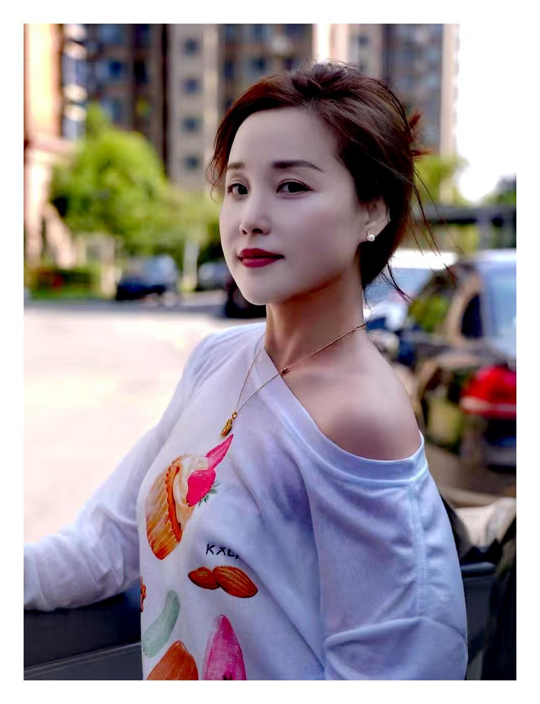       心        语 （99）
生活中，有时自我感觉与某人有缘，但时