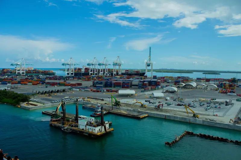 此次事件被视为美国施压的结果——特朗普政府曾公开威胁要"夺取"巴拿马运河控制权，