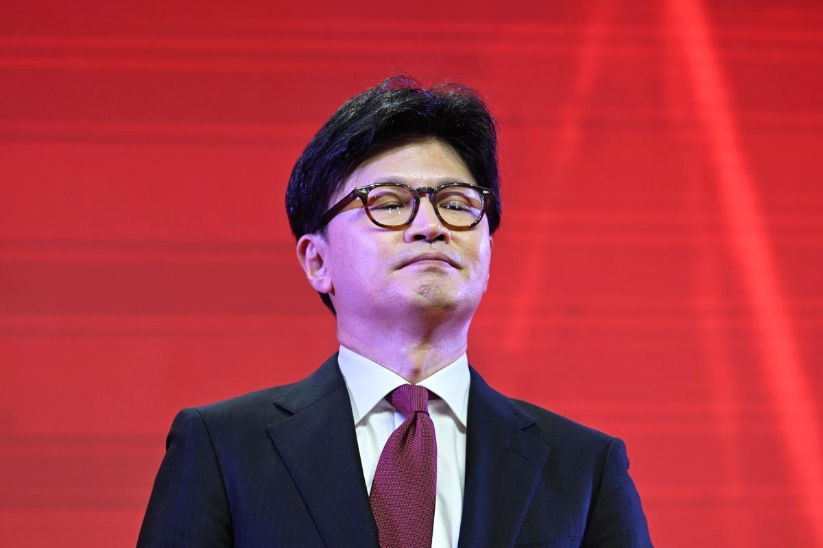 韩东勋怒批执政党内斗：此时内讧，不觉得羞耻吗？独裁国家就在眼前

围绕国民力量党