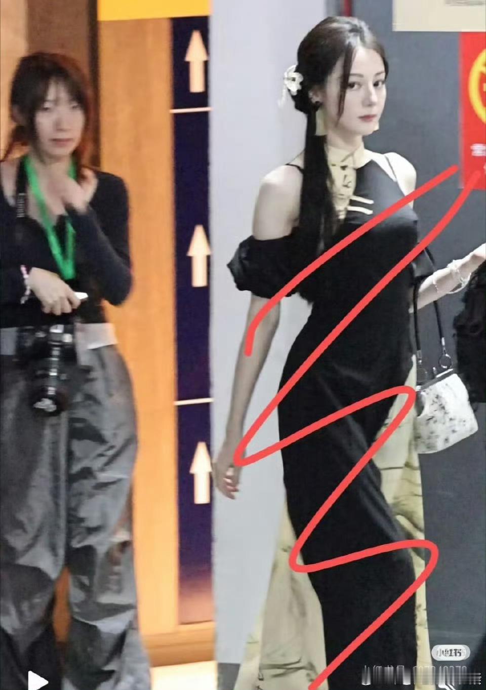 迪丽热巴开推新中式造型迪丽热巴新中式侧编发迪丽热巴开推新中式造型，古典美，[打c