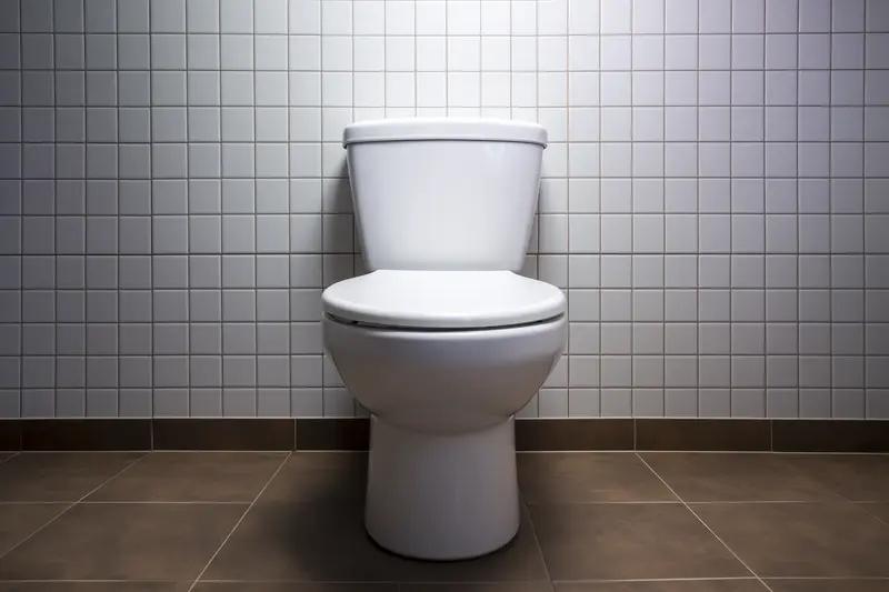 “没有马桶，儿子拉不出！”杭州一家因马桶锁定目标高中；4月17日，今年填中考志愿