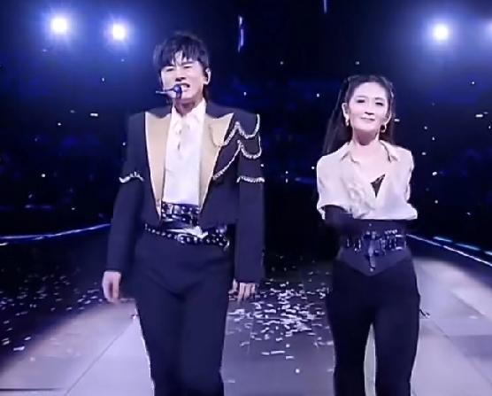 张杰给我的感觉就是他靠着谢娜才有的今天，但也不能否认他本身确实是有才华有能力的，