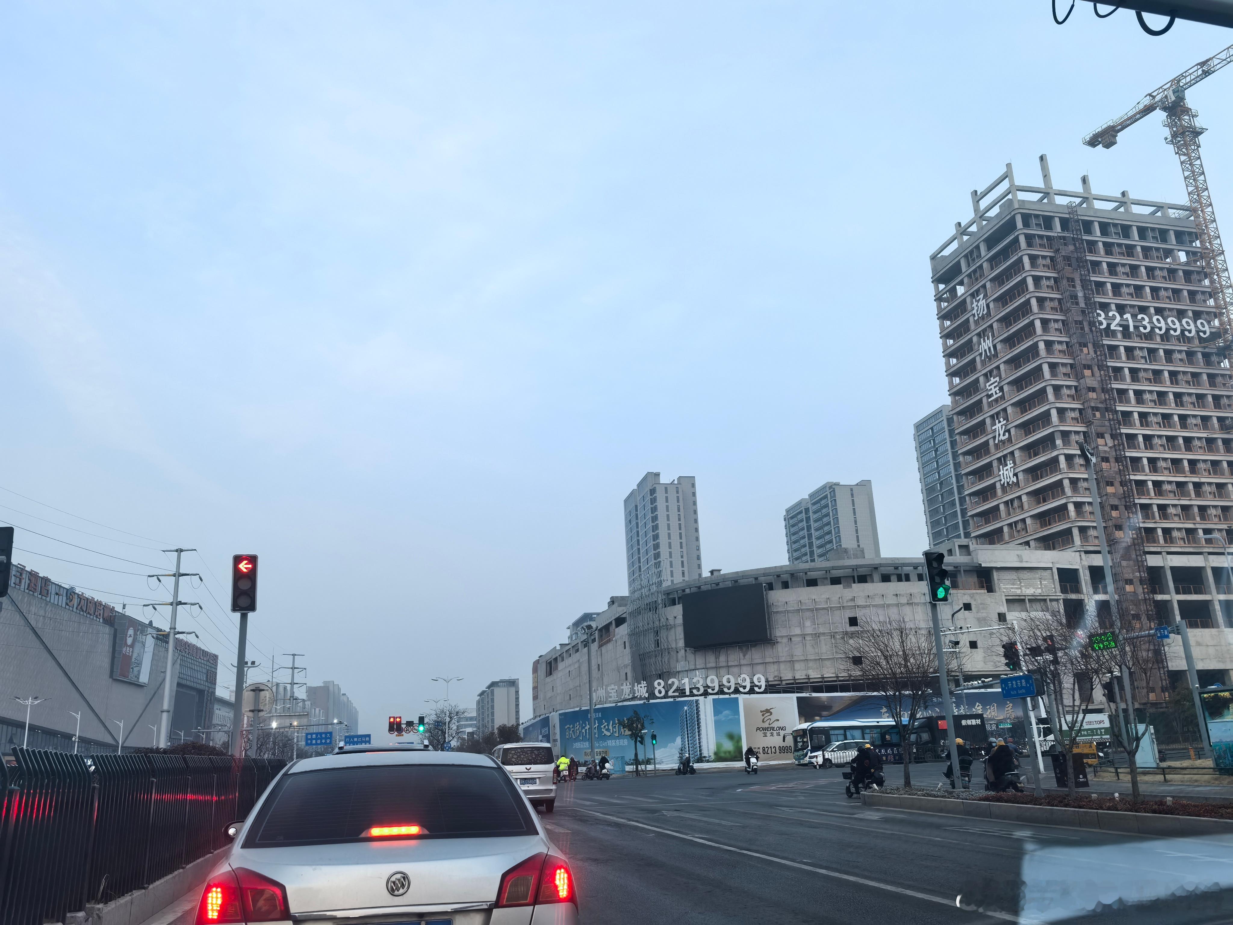 这个 扬州·扬州广陵宝龙城[地点] 还要多少个100天才能竣工？好像几年了！[允