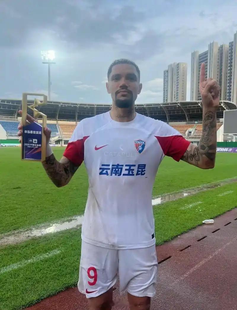 云南玉昆的新外援即将到位，恩里克、内内目前也在做最后的处理， 深圳青年人有野心冲
