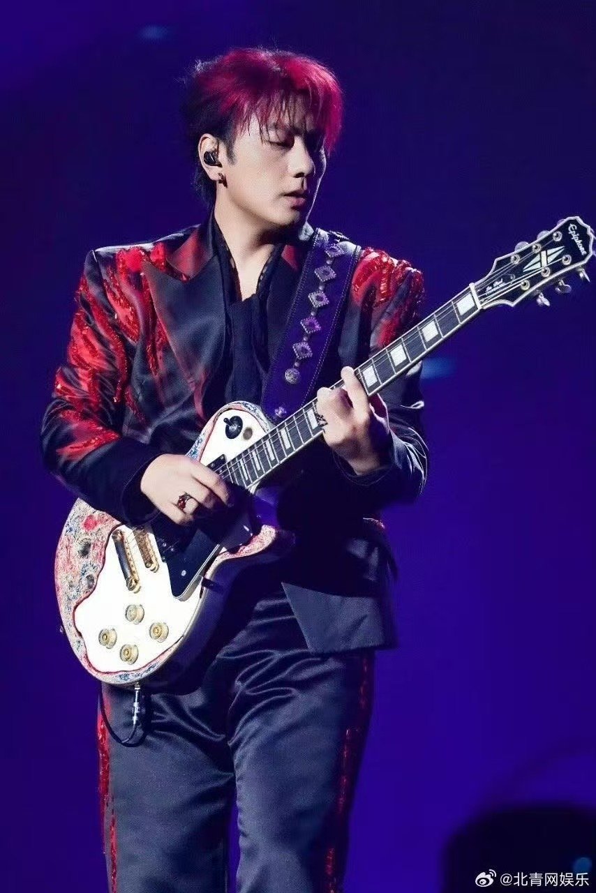 海来阿木遇到外国粉丝的反应不如见一面海来阿木巡回演唱会 太真实了！外国粉丝说安利