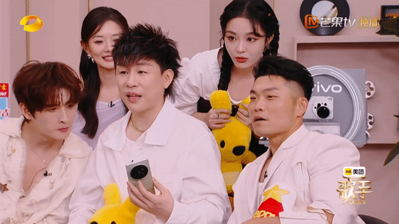 李莎旻子救场胡彦斌念热搜歌手2026胡彦斌坦然聊起网上对编曲的不同看法，坦言音乐