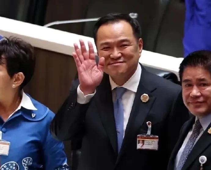 泰柬第二轮谈判刚刚结束，意外的事，这场会议竟只进行了35分钟，双方不欢而散后暂定