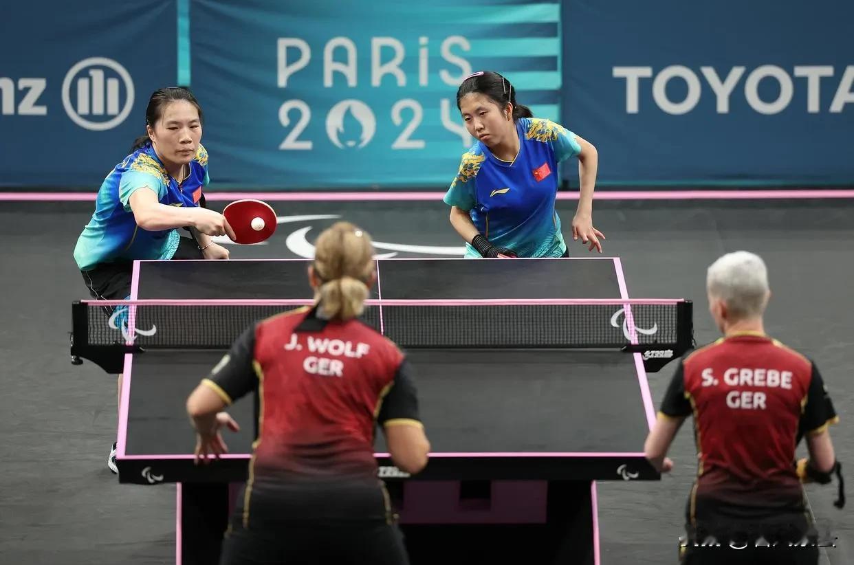 国乒健儿又包揽两项女双冠军

在巴黎残奥会乒乓球赛场上，中国乒乓球队展现出了强大