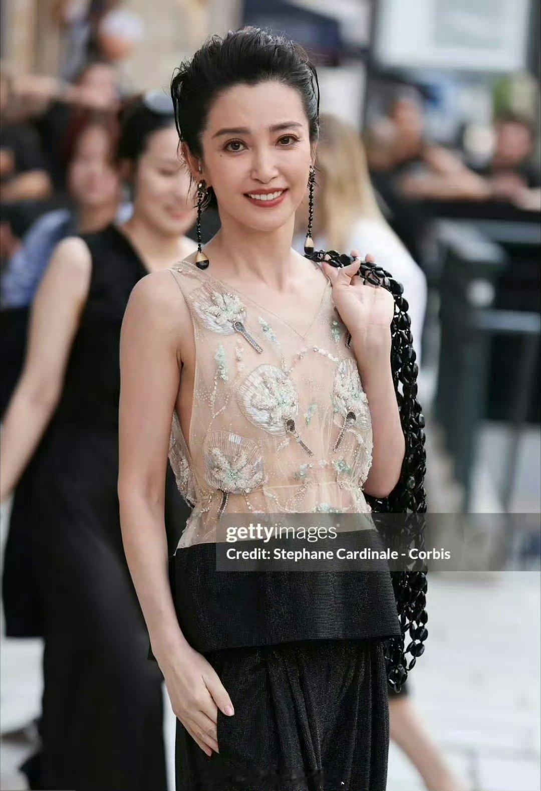 李冰冰完全扛住了G社镜头权威的女演员李冰冰 