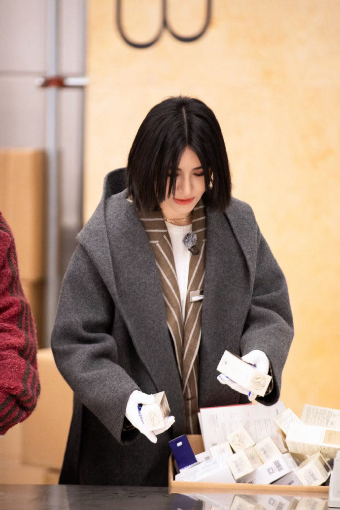 尚雯婕被张雪触动 尚雯婕在《合伙人》里看张雪那段，没有停留在故事本身，而是点出了