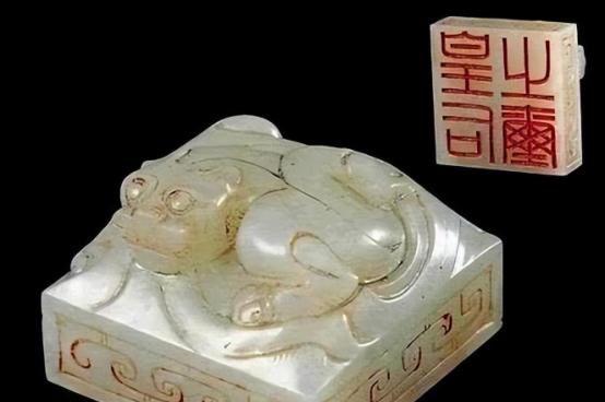 1968年，陕西一男孩将一枚白石头捐献给国家，得到了20元。

1968年秋天，