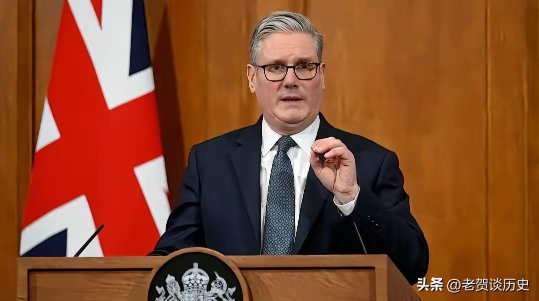 英国终于有脊梁了
​今天凌晨，英国首相斯塔默的话，听得真爽。
​有记者问他，特朗