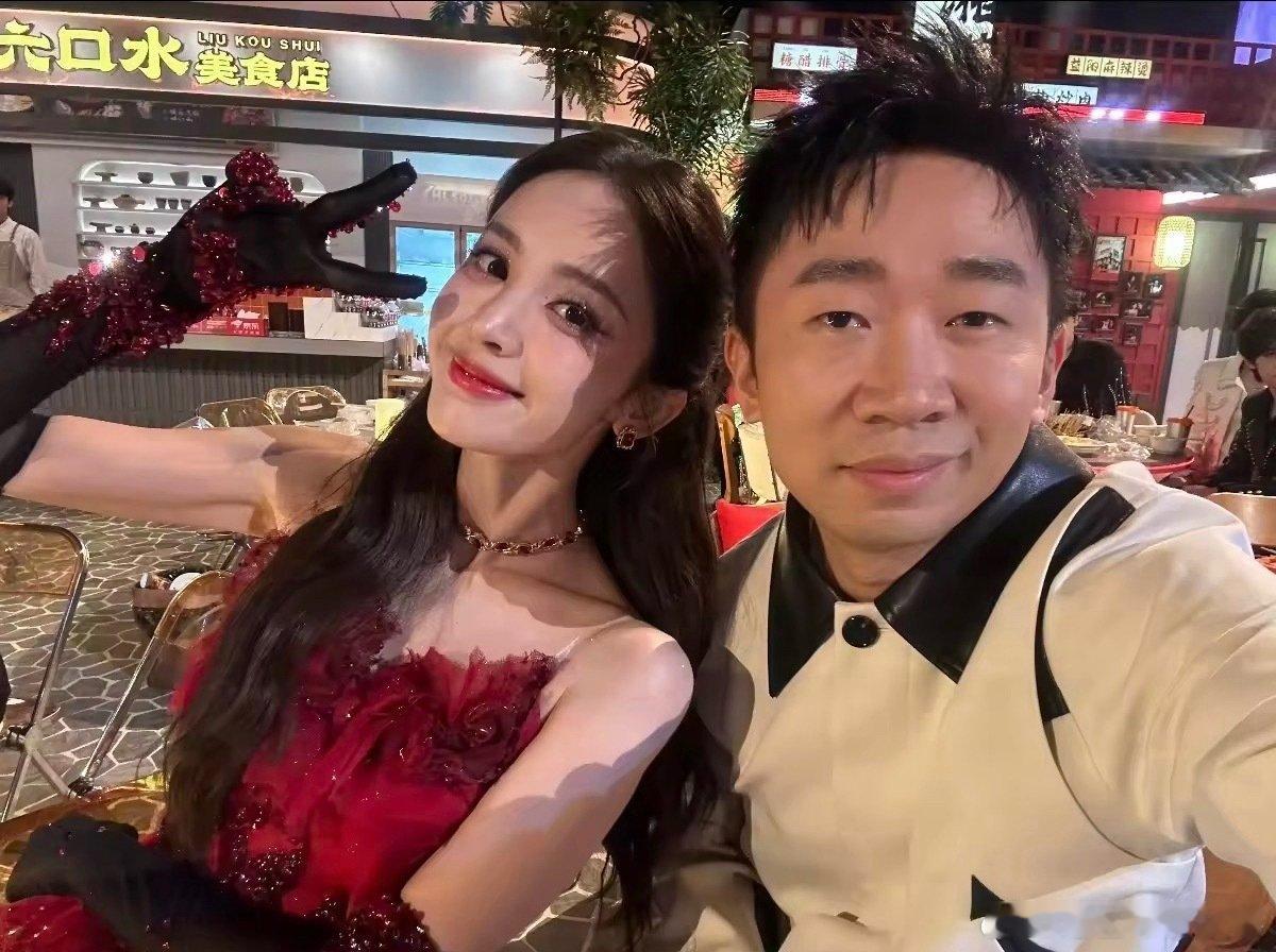 娜扎 杨迪很可爱啊 谁能拒绝娜扎认证的“男神”杨迪！两人从别的综艺熟到《你好星期