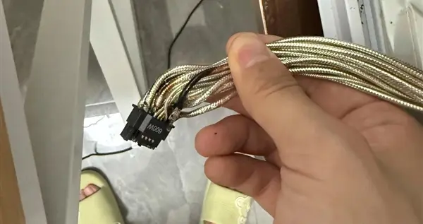 首批受害者出现：RTX 5090D电源接口接连被烧！