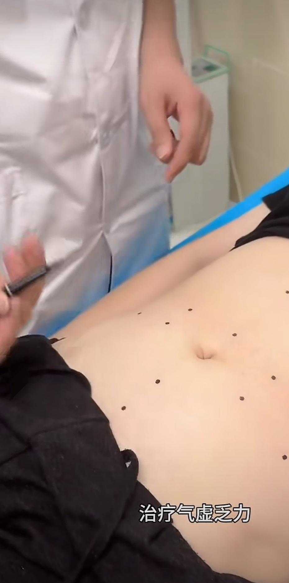 复杂的事情简单做，你就是专家；
简单的事情重复做，你就是行家；
重复的事情用心做