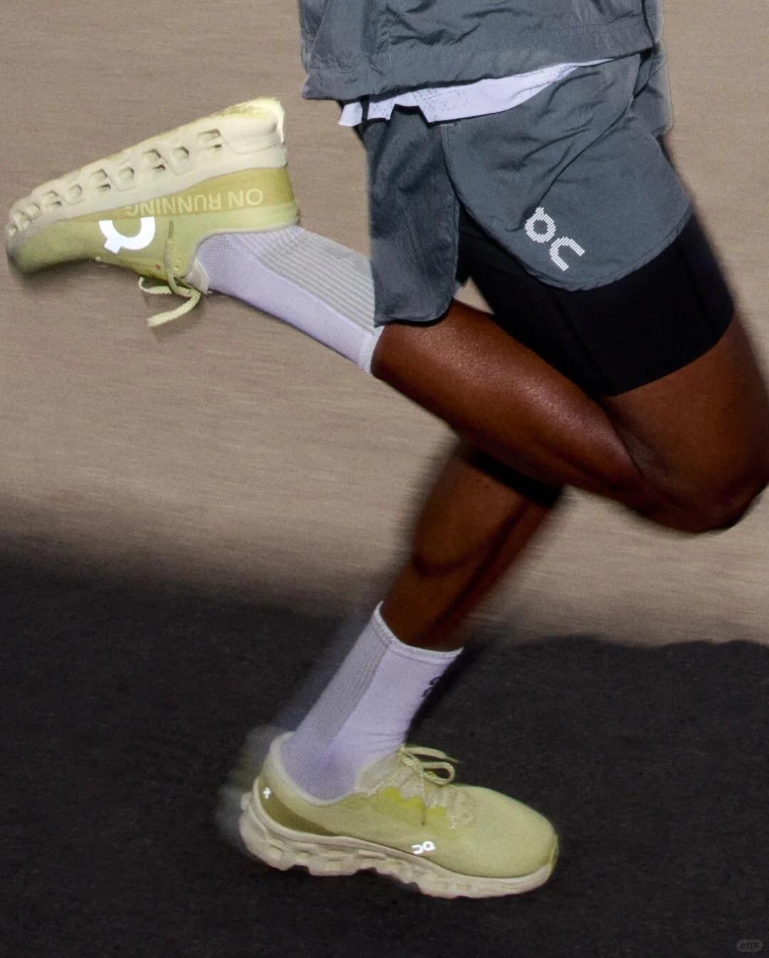 【抓到全新小怪兽！On昂跑Cloudmonster 3真跑者实测：这脚感绝了！】