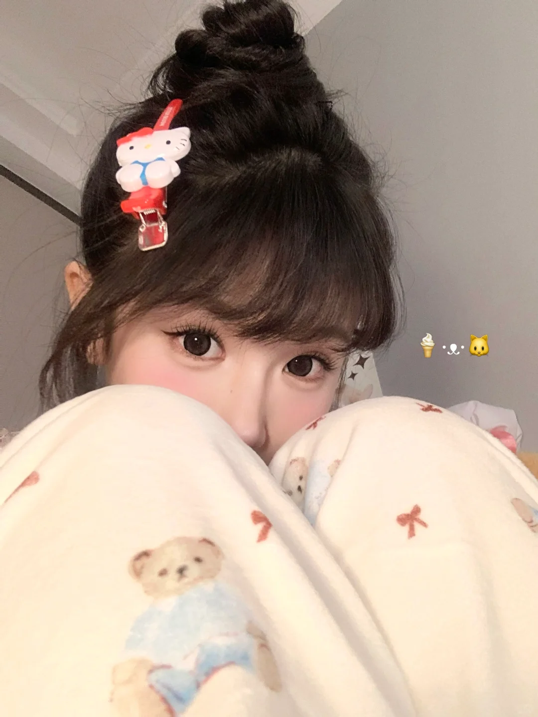 🐈小猫探头我也拍上噜!!