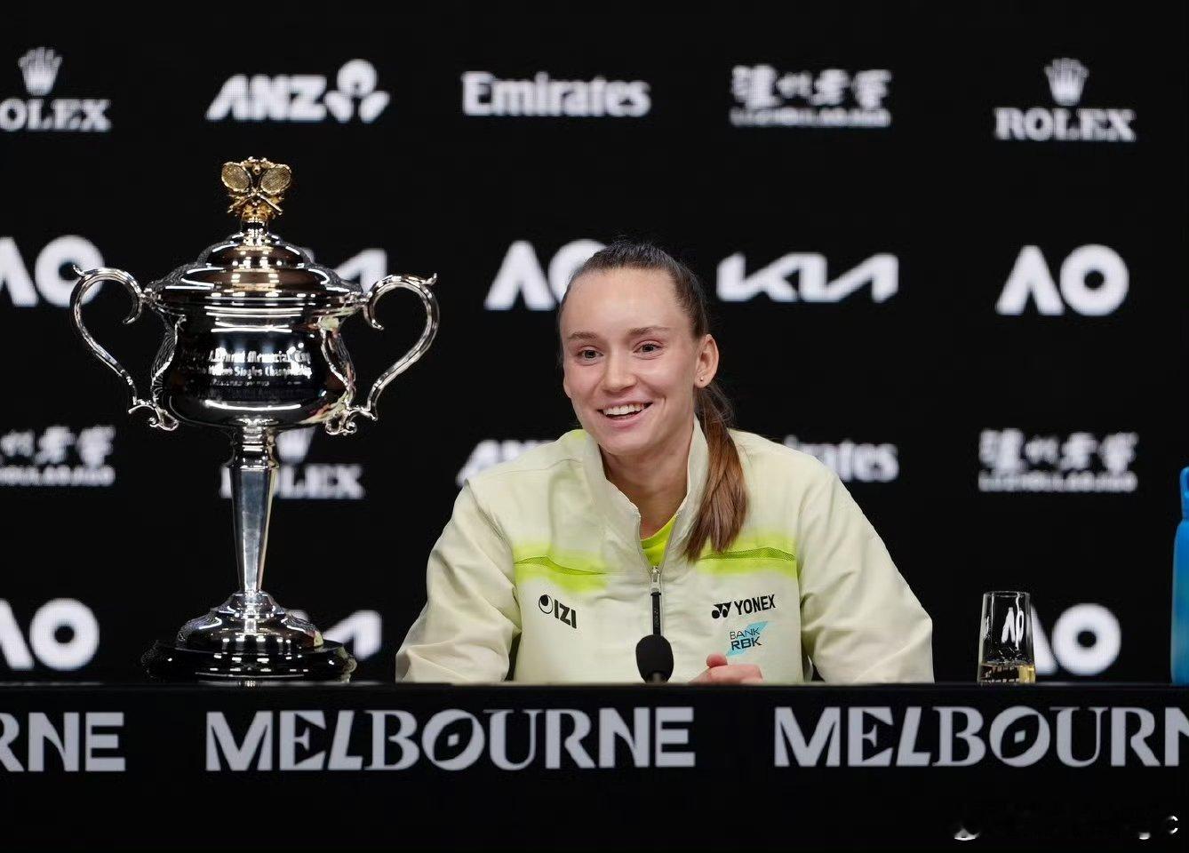 莱巴金娜晒照回顾2026澳网莱巴金娜更新社媒：感谢澳网给予我的爱、活力和回忆，感
