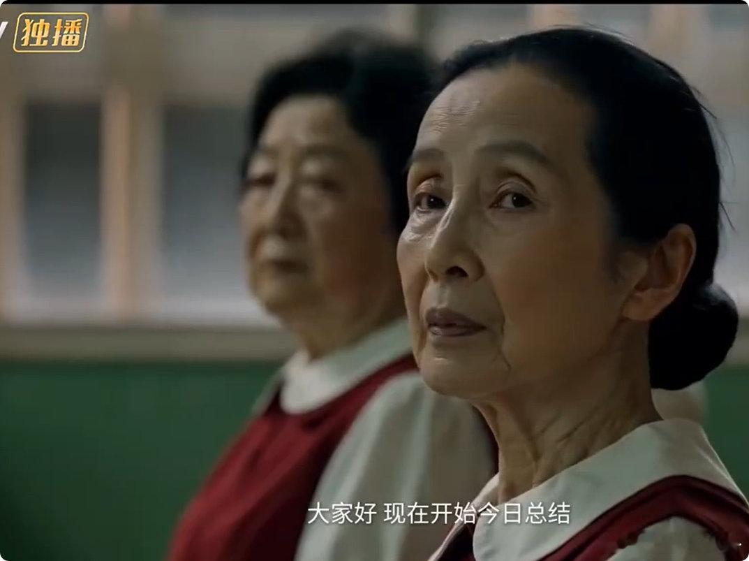 爱是AI算法无法丈量的温度当幼儿园住满百岁老人智能设备再多，也抵不过子女一次真心