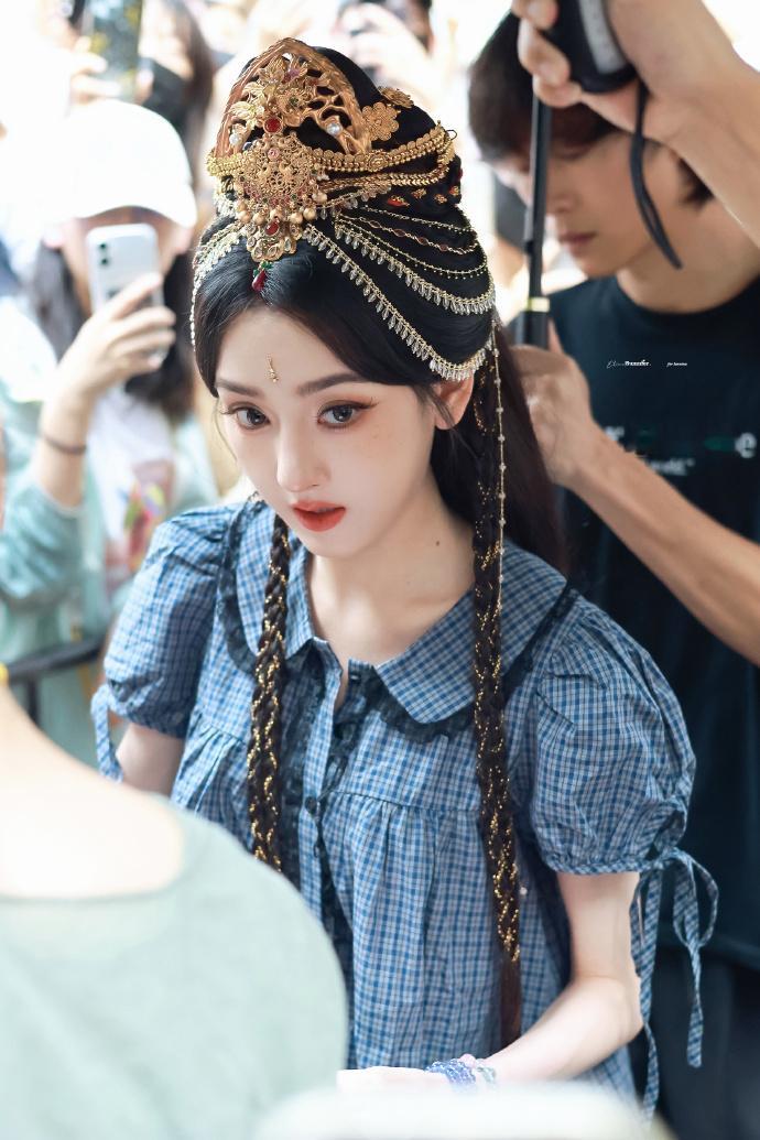 宋祖儿异域风妆造好好看，华丽贵女吴蓁蓁 