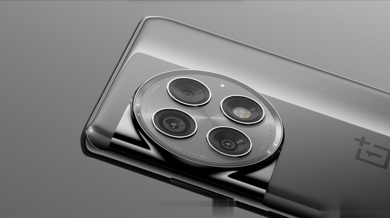 一加Ace2 Pro真机外观谍照
家族式设计语言左置奥利奥
外观打几分 ？

图