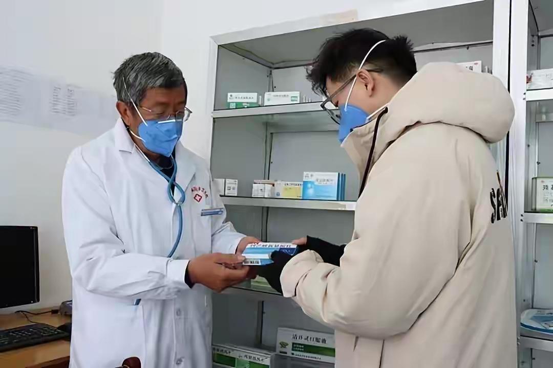 “每天一片阿司匹林，百病不侵？”——医生一句大实话，撕开3亿人心里的安全错觉
