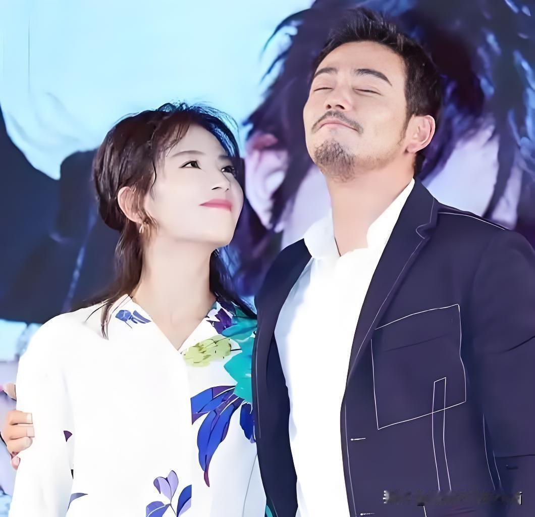 刘涛挺有演技一个人，即使面对这个胡子拉碴的男明星，她也能一秒钟入戏，看她的眼神，