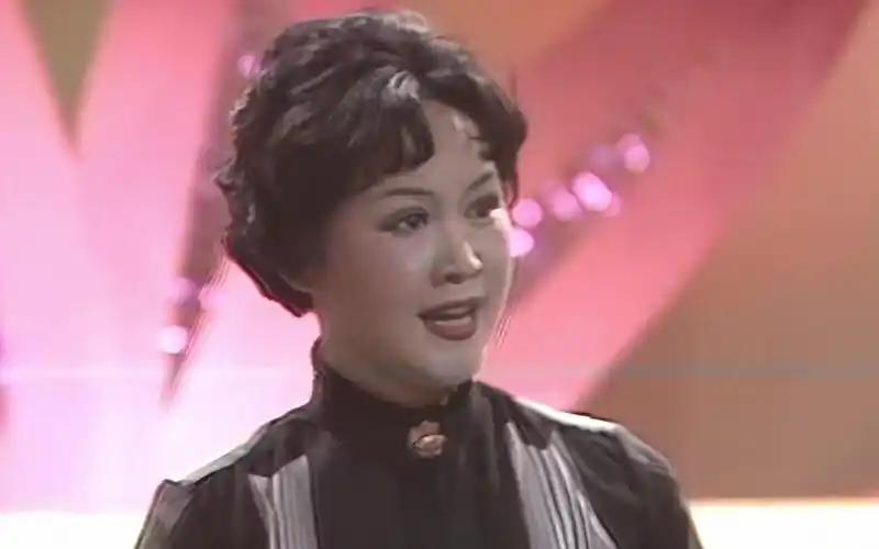 没有李谷一老师的除夕？不要有遗憾，她在头条写的长信，藏着最温暖的圆满@李谷一
今