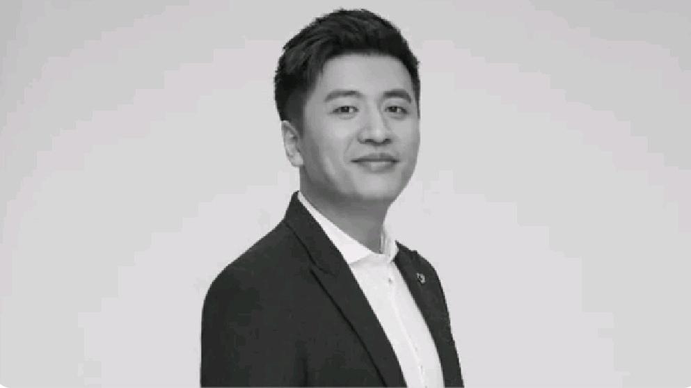 不敢相信，年仅41岁的张雪峰离世，明天和意外真的不知哪个会先来

张雪峰，这几年