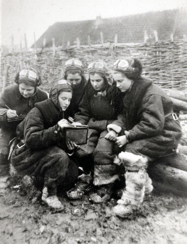 “Night Witches”是德国兵给苏联空军第588夜间轰炸机团（后改称第4