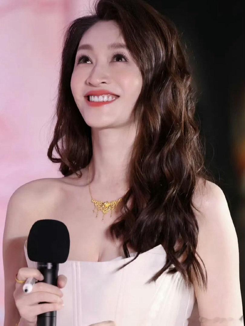 蹲一波京东618夏日歌会的嘉宾阵容🤩 听说网传汪苏泷、薛之谦有望加盟，真的太让