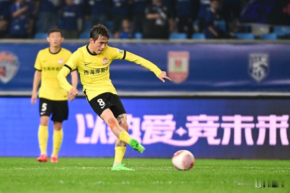 沧州雄狮18分钟3球3-2逆转青岛西海岸迎三连胜
北京时间4月14日，中超第6轮