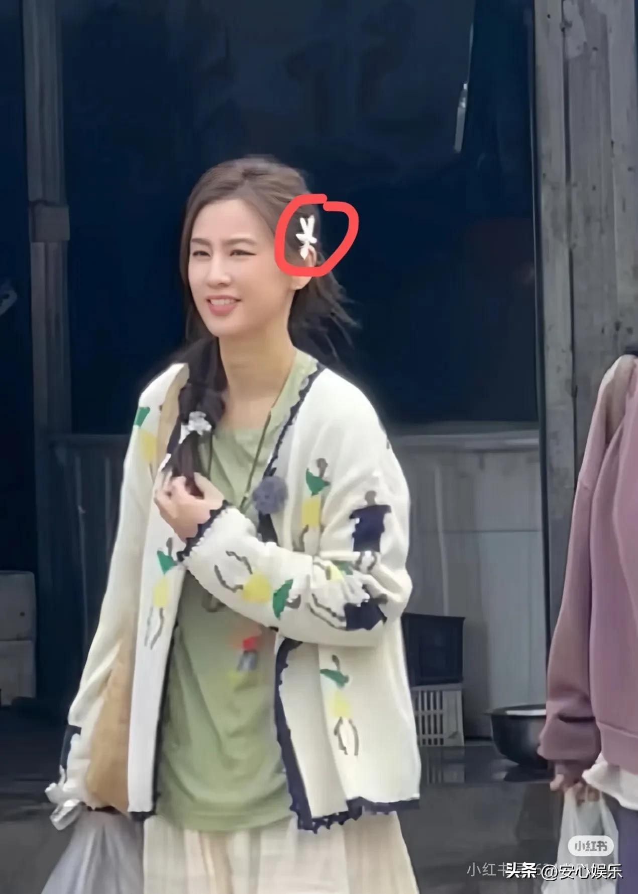 窝去…黄圣依真的离婚了吗？
黄圣依这状态简直少女回春啊说她是女大也有人信吧
黄圣