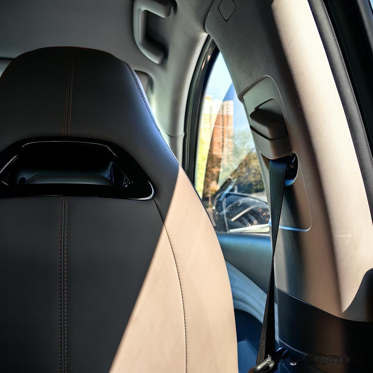 最近出租车司机是不是都被女乘客投诉
怕了，现在打车基本上大多数司机
大冬天都开着