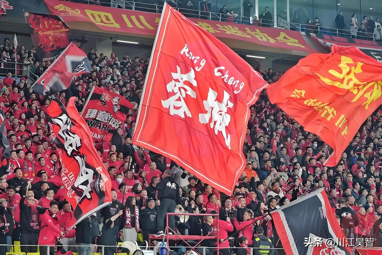 旧将反戈，新援亮剑，中超大幕今夜拉开！
周定洋坐镇深圳中场，专掐蓉城咽喉；拜合拉