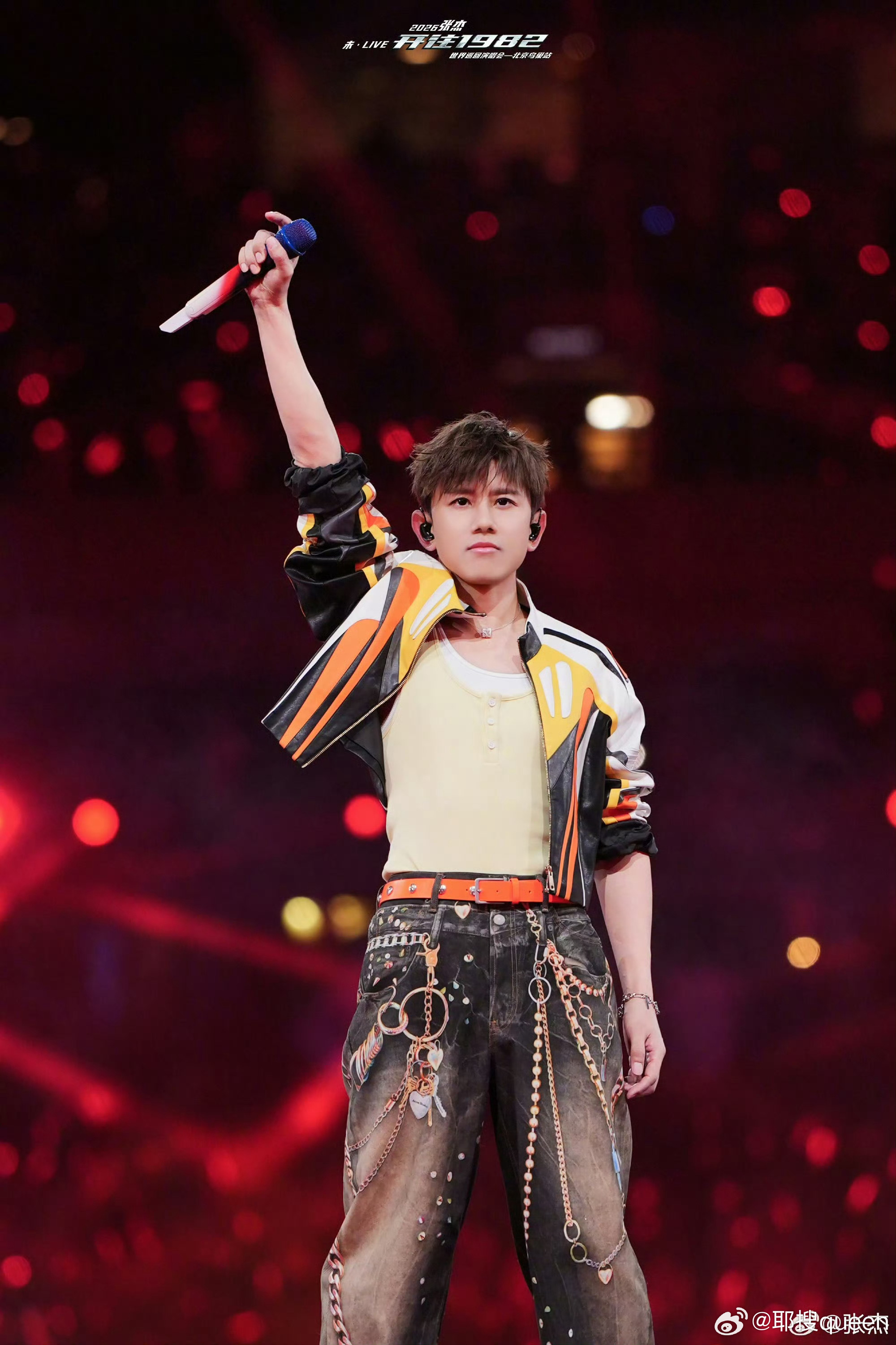 张杰热血开场七场连开依旧能打！张杰鸟巢演唱会精力值持续在线，《驭风歌》震撼开场，